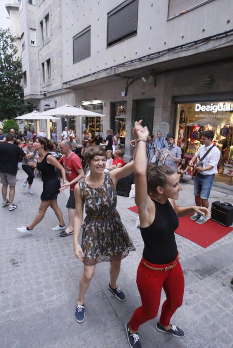 «Lindy-hop» al carrer Hortes de Girona