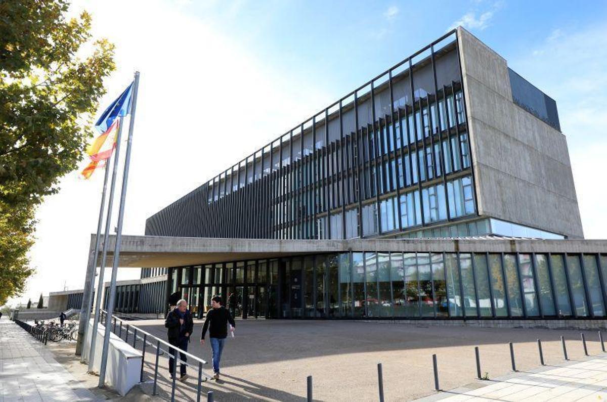 Una juez suspende las visitas de un padre a su hija por la amenaza de covid-19