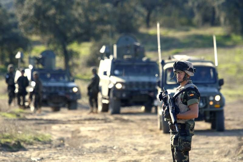 Ejercicios tácticos de la Brigada Guzmán el Bueno en Cerro Muriano