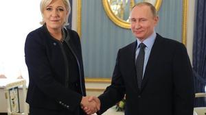 Els vincles de Le Pen i Putin que la ultradretana mira d’ocultar