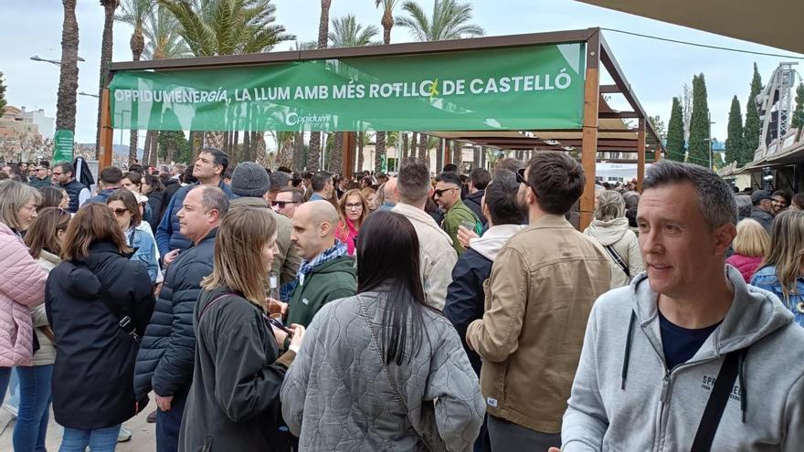 Miles de personas visitan el Mesón del Vino