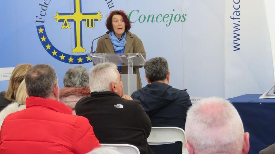 La presidenta de la Federación de Concejos, Cecilia Pérez, durante su intervención.