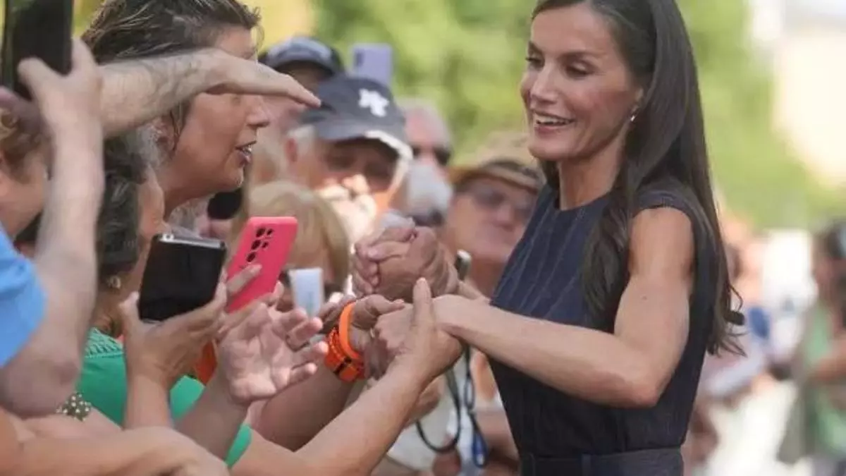 La reina Letizia al rey Felipe en Badia del Valls  sobre la princesa Leonor: "Dentro de 40 a?os..."