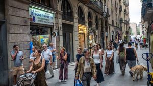 Tallers, el carrer comercial del Raval que ja gairebé cotitza a preus del Gòtic a Barcelona