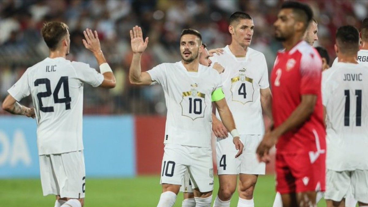 Dusan Tadic firmó los dos primeros goles de Serbia ante Baréin (1-5)