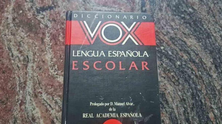 Un ejemplar del diccionario Vox.