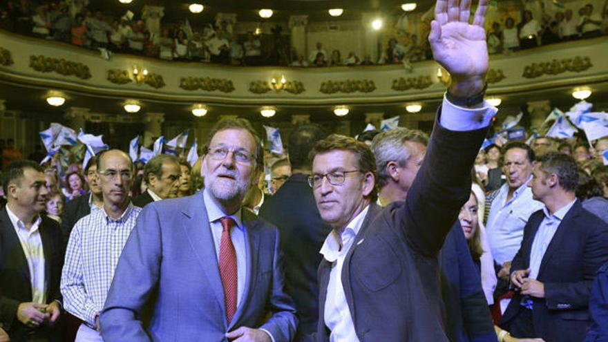 Rajoy, con Feijóo en Vigo en el cierre de campaña // EFE