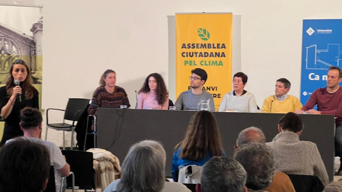 Un momento de una de las asambleas celebradas.