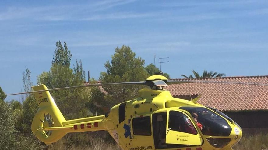 Helicòpter del SEM que ha intervingut en l&#039;ofegament d&#039;un nen de tres anys en una piscina de l&#039;Ametlla de Mar