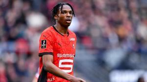 Jérémy Jacquet en un partido con el Rennes