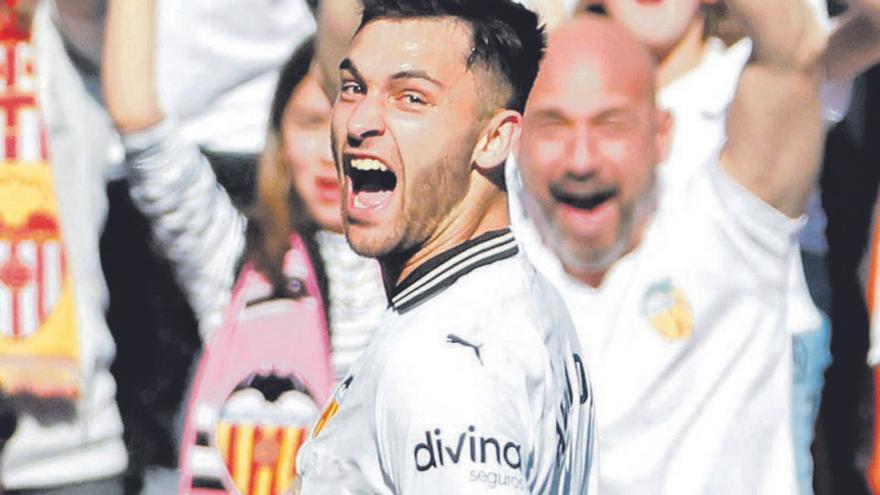 Hugo Duro celebra un gol esta temporada.  | F. CALABUIG