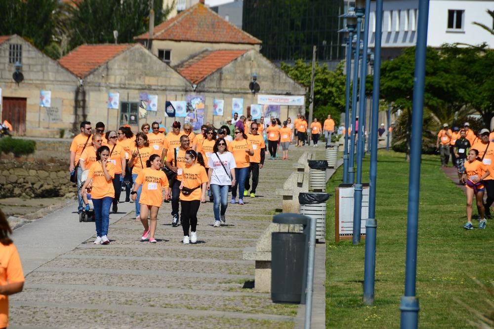 Marea naranja contra el ELA en Cangas