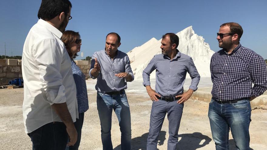 La presidenta Francina Armengol y el conseller Vicenç Vidal visitan el nuevo parque natural de es Trenc