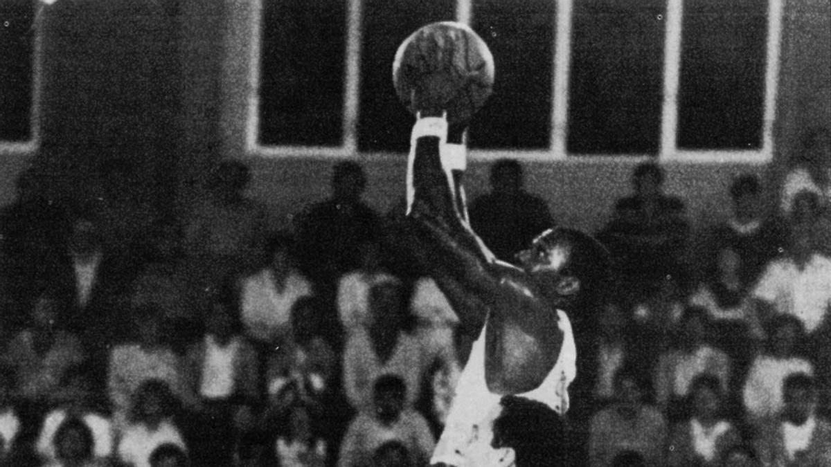 Wright en un Valvi-Tenerife a Palau (1988/89).