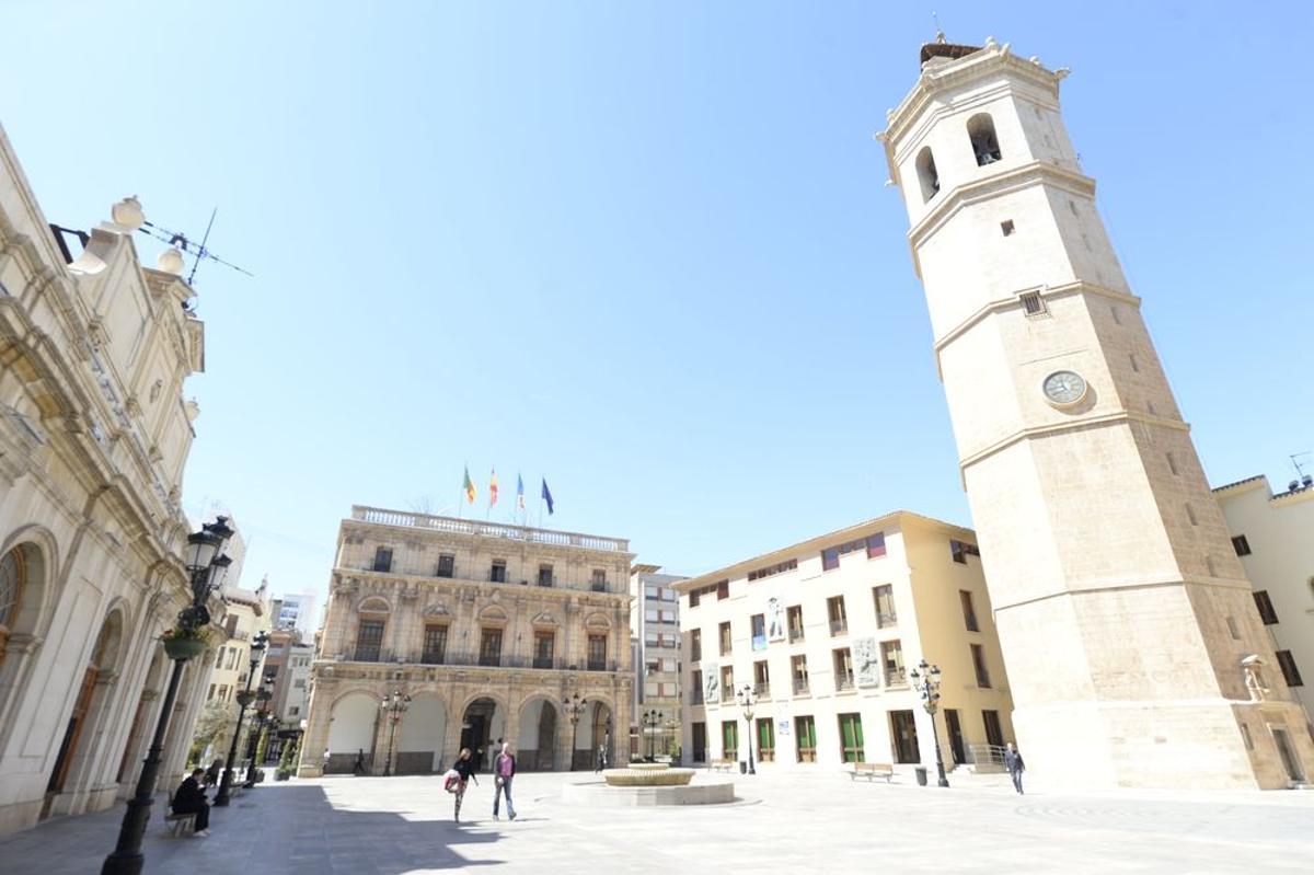 El Fadrí, un coloso de 58 metros que manda en Castellón desde 1604