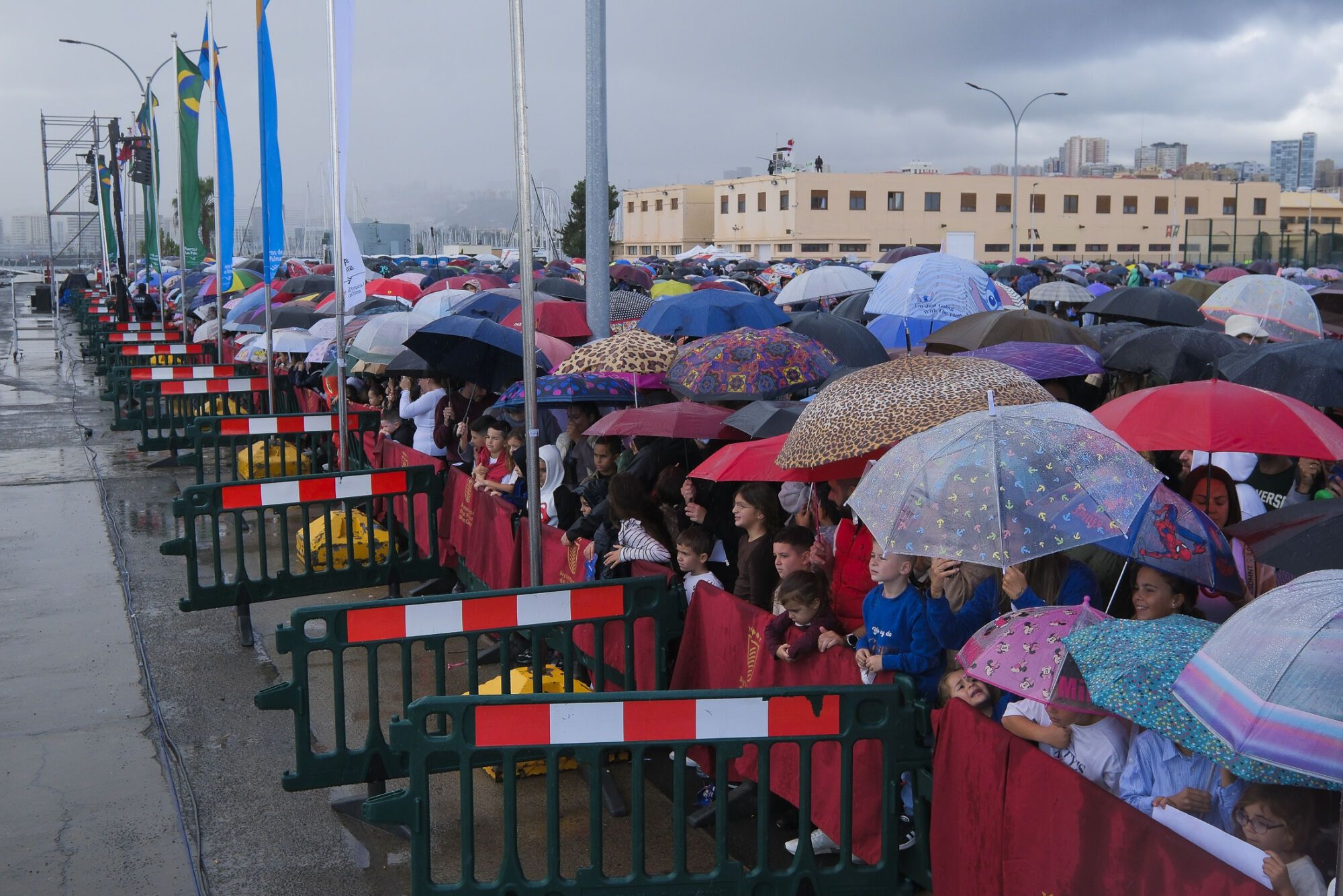 Llegada de los Reyes Magos, en la Base Naval 