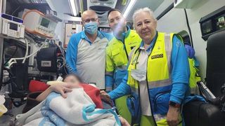 Los sanitarios del 112 atienden un parto en un domicilio de Alcalá de Henares
