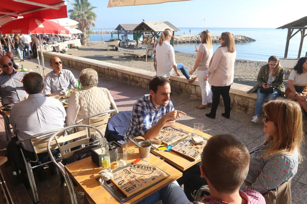 Málaga inicia el puente de la Constitución y la Inmaculada con sol, buena temperatura y calles y paseos marítimos llenos