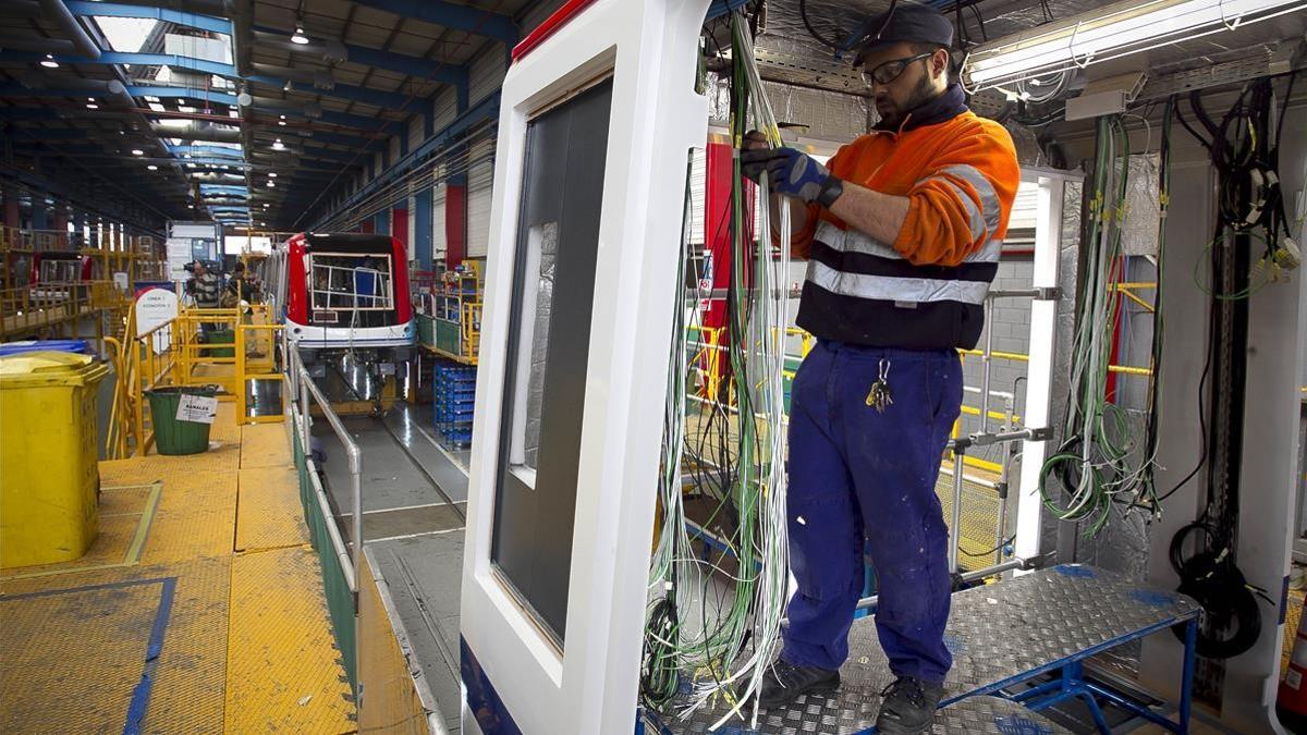 BARCELONA    14-03-2012   ECONOMIA  Instalaciones de la fabrica Alstom  lider mundial en infraestructuras para la generacion y transmision de energia electrica y transporte ferroviario en Santa Perpetua de la Mogoda   FOTOGRAFIA DE JOAN CORTADELLAS