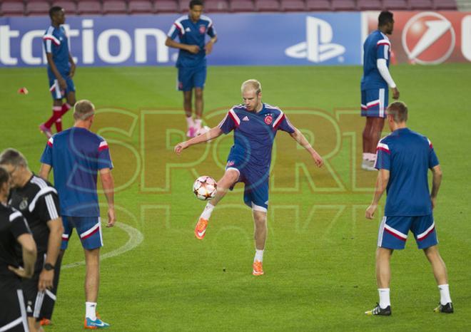 El Ajax prepara el partido en el Camp Nou