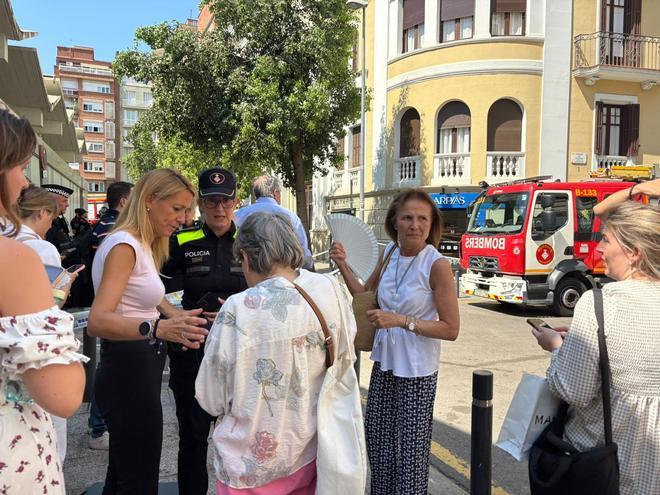 Desalojadas tres fincas enteras del Putxet de Barcelona por un socavón en el interior de manzana