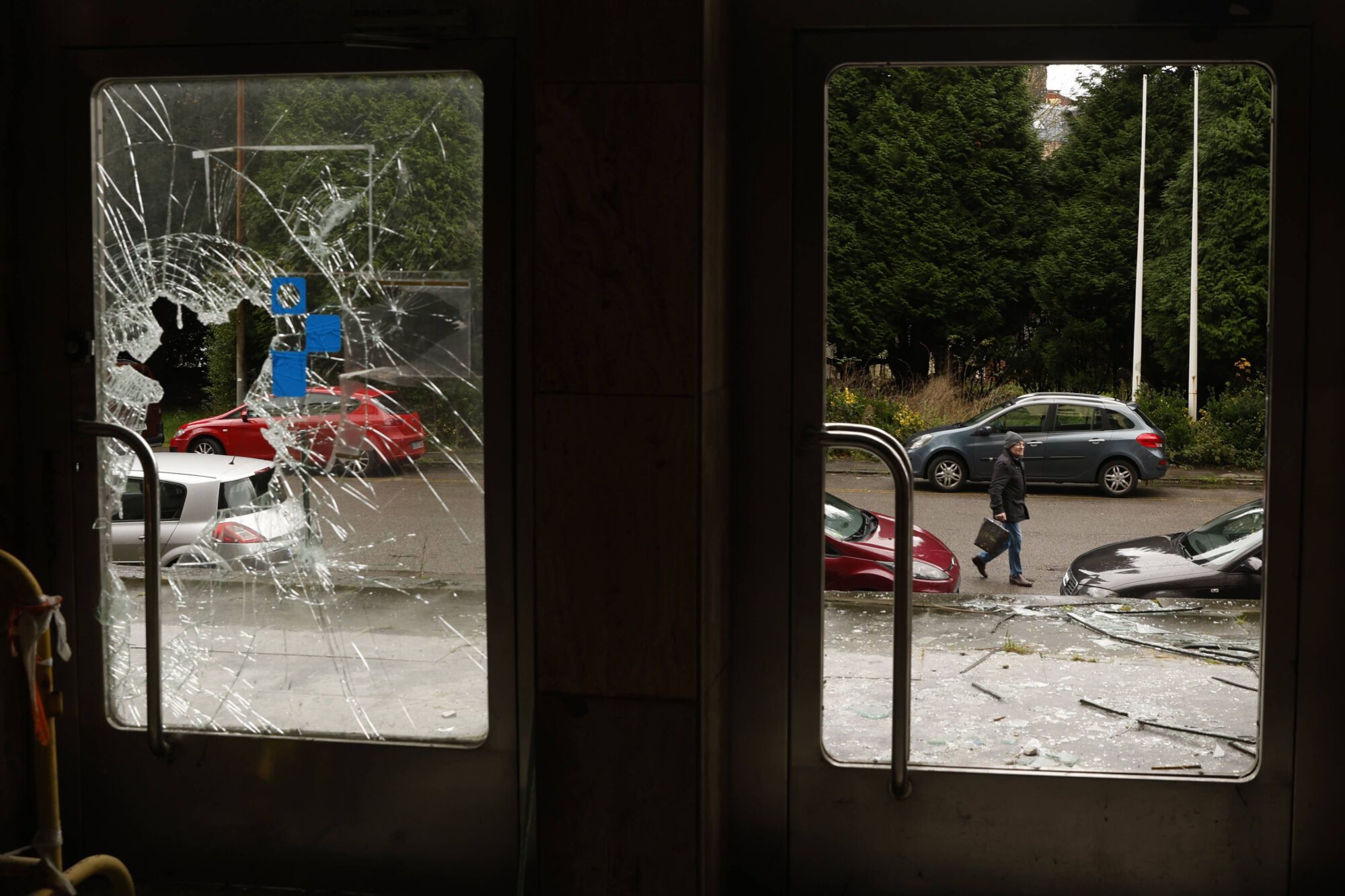 EN IMÁGENES: Viaje al interior del viejo HUCA, desvalijado y vandalizado por su abandono