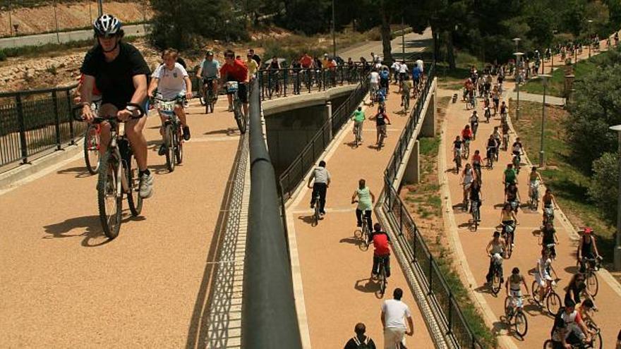 Los alumnos celebraron el aniversario con una salida en bicicleta.