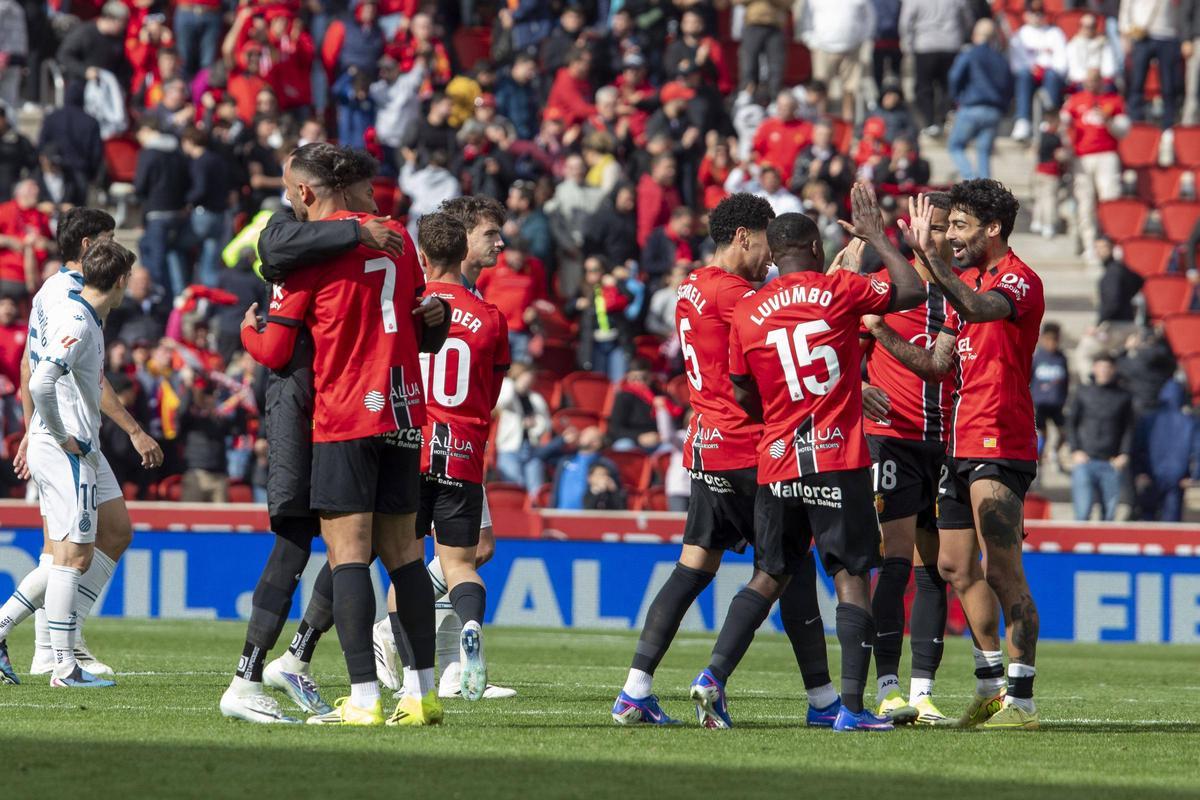 Los jugadores del Mallorca celebran su victoria ante el Espanyol el pasado domingo
