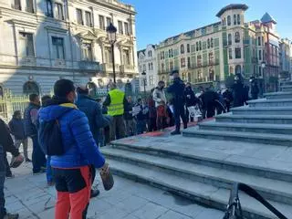 Los ganaderos toman de nuevo las calles de Oviedo: "Si en enero no hay soluciones, tiraremos toda la leche"