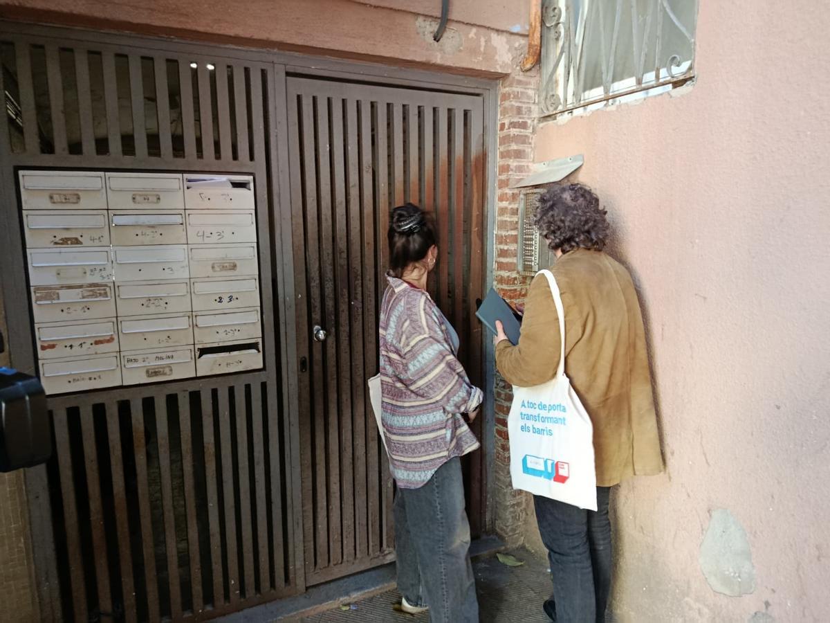 Els picaportes, que han arribat a 821 llars, són veïns i veïnes del mateix barri