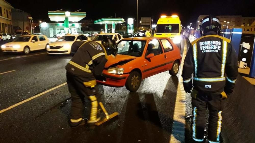 Una colisión frontal en Tenerife se salda con tres heridos graves