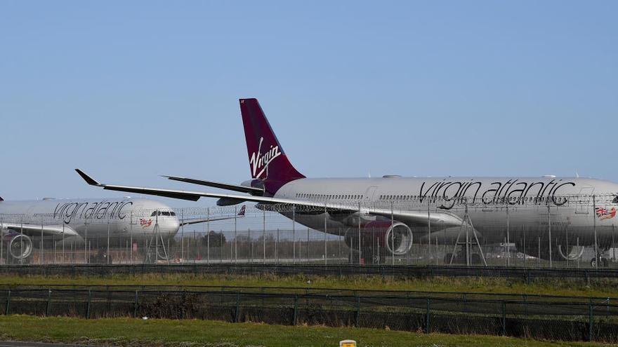 Varios aviones en el aeropuerto de Heathrow.