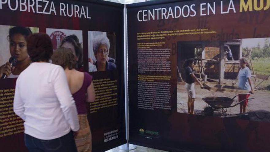 Aspecto de la exposición sobre Nicaragua en el centro Soledad González.