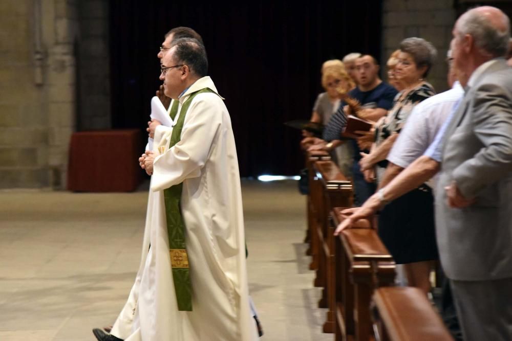 El ruandès Jean Hakolimana (mossèn Joan) oficialitza la seva primera missa com a rector de la Seu de Manresa