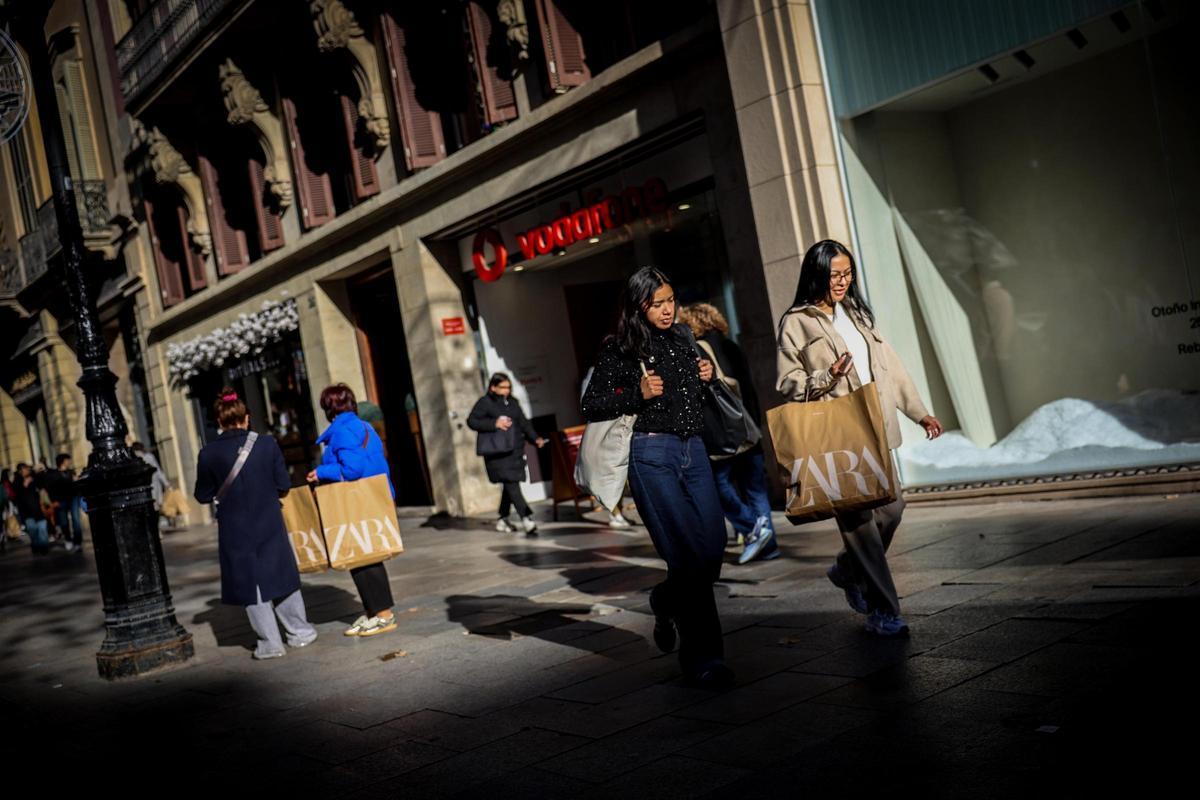 El Portal de lÀngel, este martes durante la primera jornada de rebajas