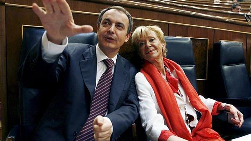 Zapatero y Fernández de la Vega, ayer en el Congreso.