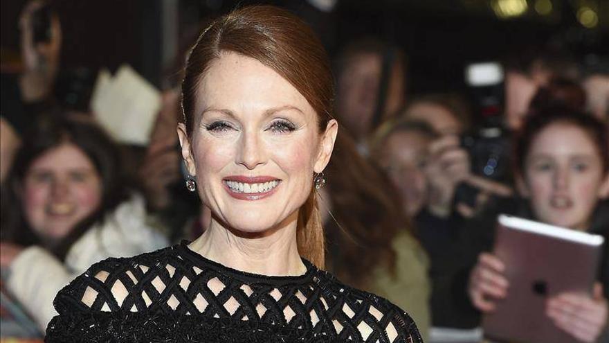 La juventud de Stephen Hawking y una Julianne Moore con Alzheimer, en los cines