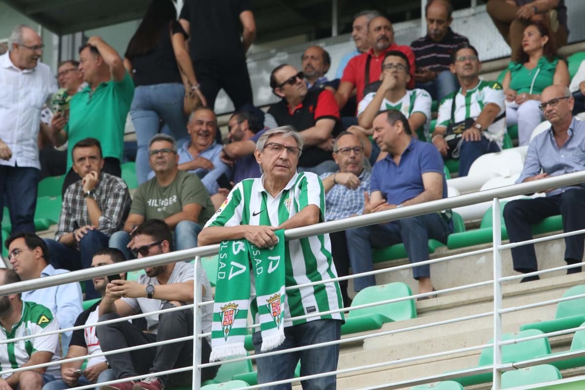 Los aficionados del Córdoba CF en el Arcángel