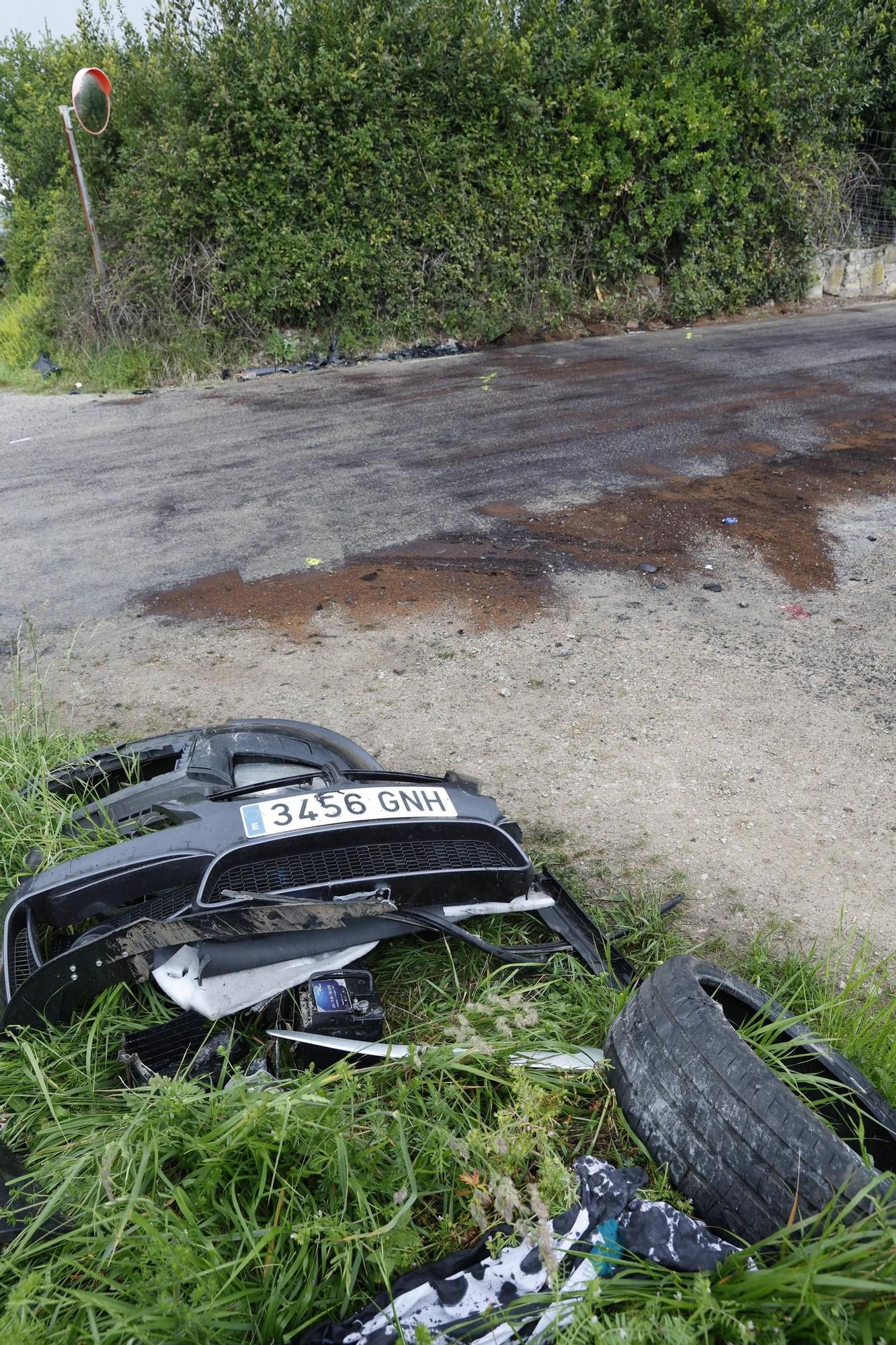 El lugar del accidente que acabó con la vida de un joven en Cenero, en imágenes