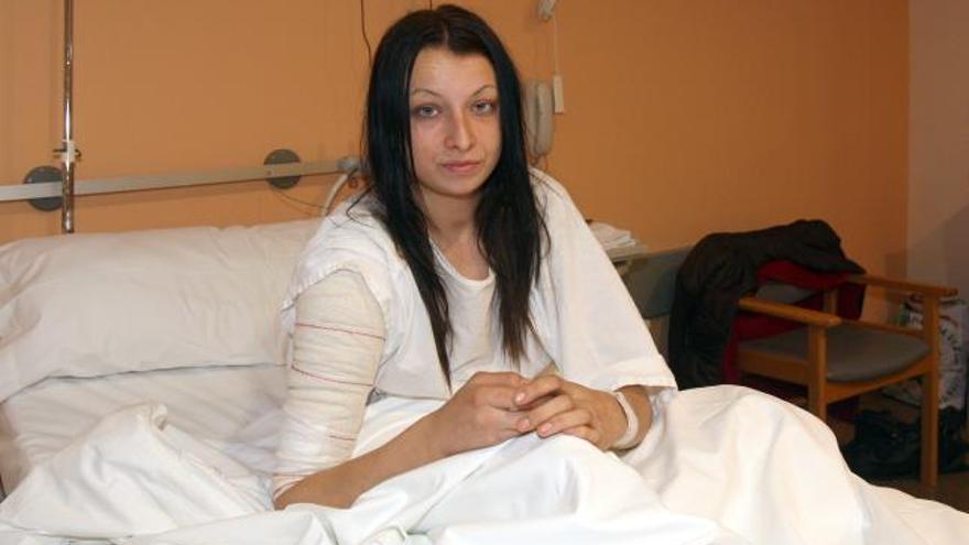 Liliana Meise, ayer, en su habitación del hospital de la Ribera.
