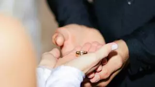 ¿Qué pasa con la herencia de tus hijos si te vuelves a casar? La abogada Laura Lobo lo explica