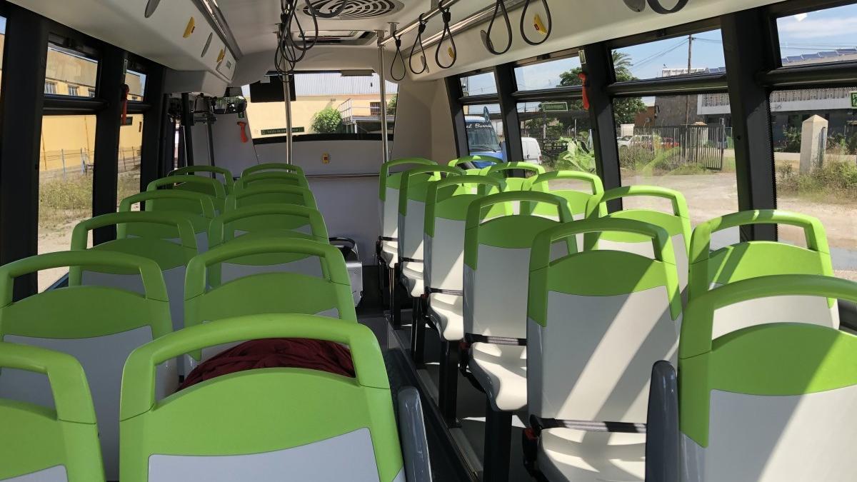 Interior de un autobús urbano