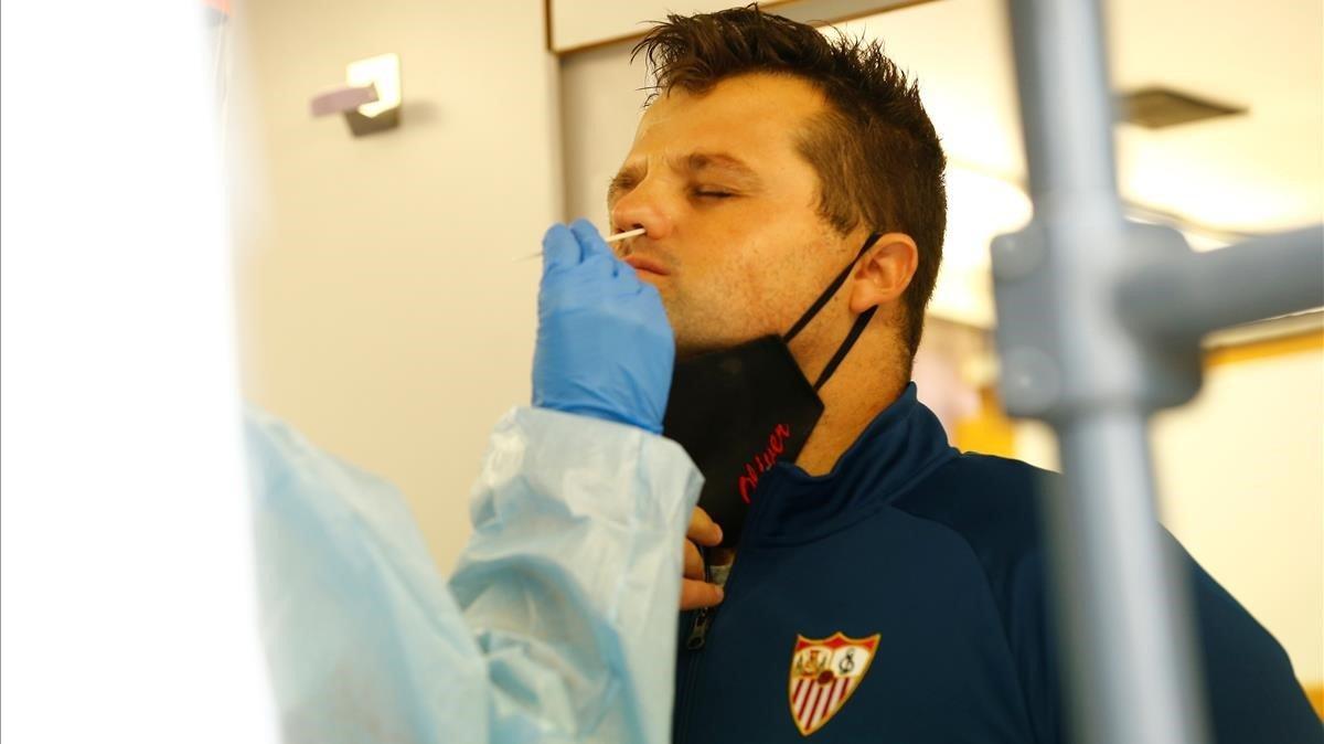 rpaniagua55040513 soccer football sevilla fans take coronavirus disease cov200921135336 rpaniagua55040513 soccer football sevilla fans take coronavirus disease cov200921135336