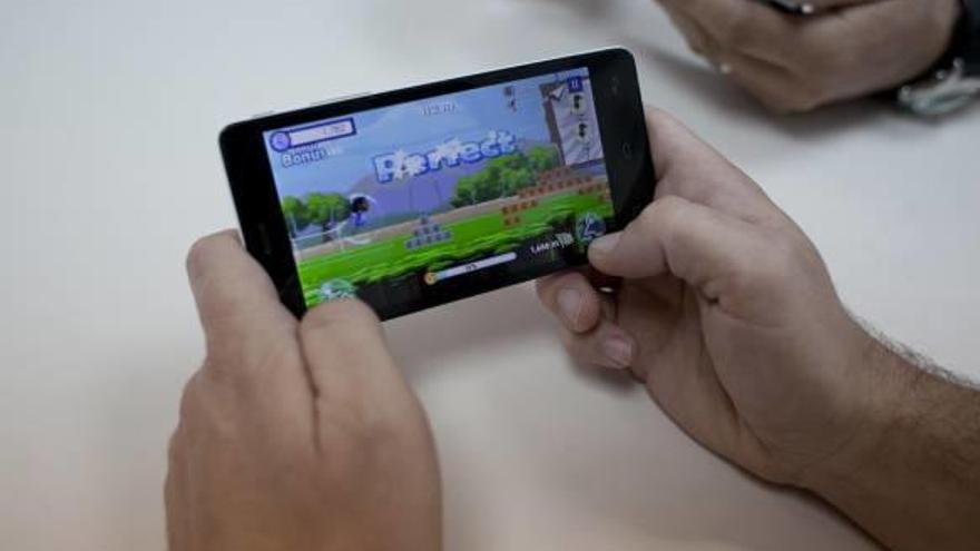 Una empresa ilicitana crea un juego para móviles con el sello del Real Madrid