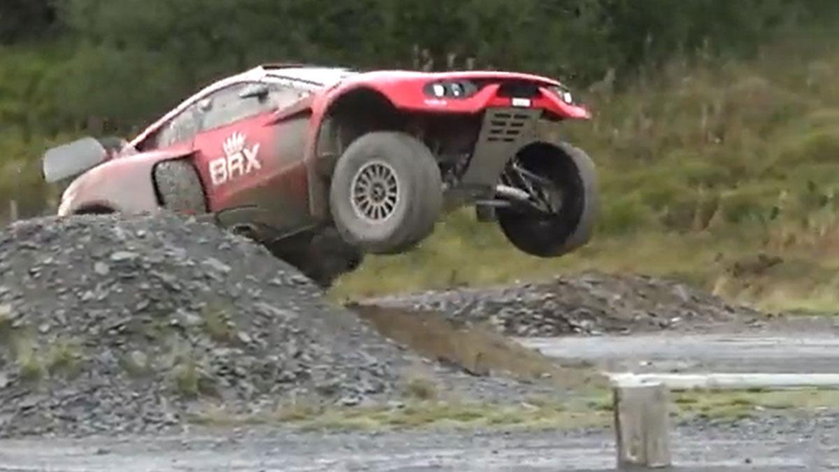 Nani Roma puso a prueba la resistencia del nuevo BRX Hunter T1+ en Gales