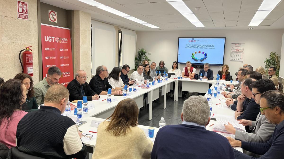 Imagen de una de las reuniones para la negociación del nuevo convenio de hostelería.