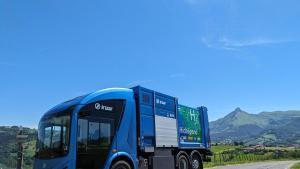 El proyecto H2TRUCK (Chasis-plataforma 100% eléctrico alimentado con tecnología híbrida de batería y pila de combustible de hidrógeno) representa un avance significativo en el uso del hidrógeno como vector energético.