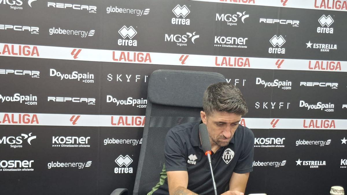Pablo Hernández, en la renovada sala de prensa de Castalia, este miércoles, 12 de agosto del 2026.