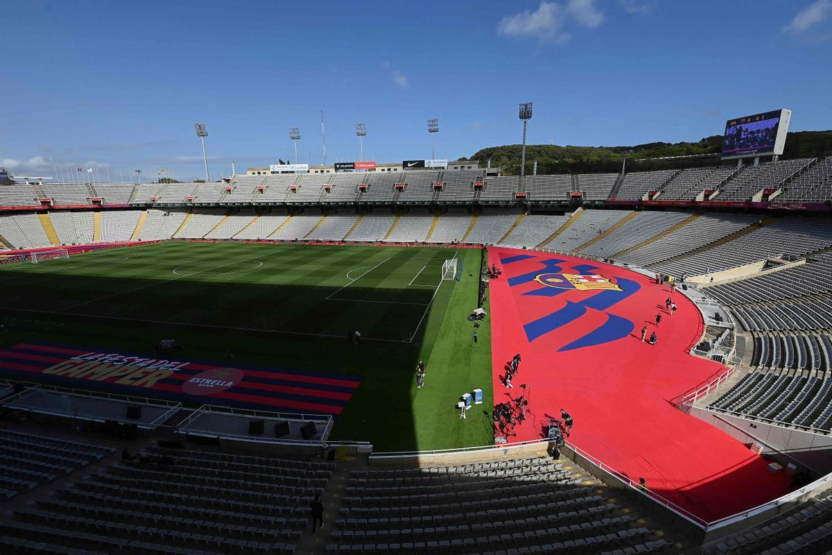Estreno del Barça en el Estadio Olímpico Lluís Companys,  para el trofeo Joan Gamper