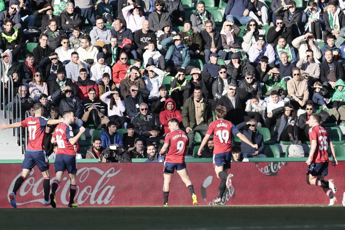 Mejoría insuficiente del Elche ante un Osasuna agotado.